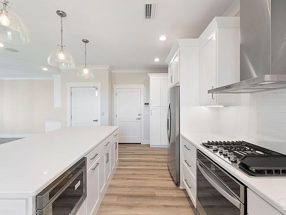 5th image of 225 English Cove Ct