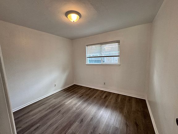 4th image of 564 E 15th St APT 4