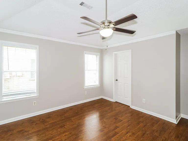 2268 Lake Hill Ct — Photo 10