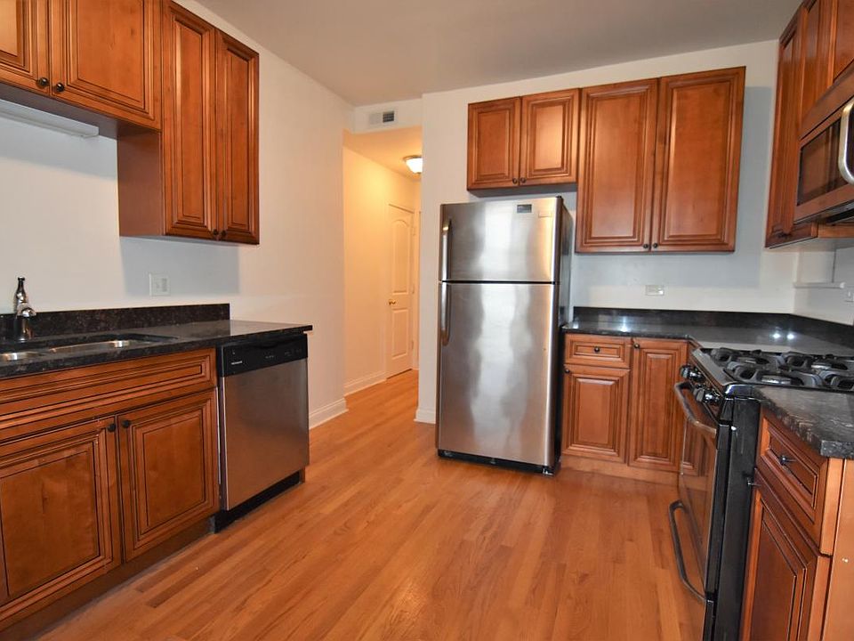 1st image of 3119 N Sheffield Ave #1