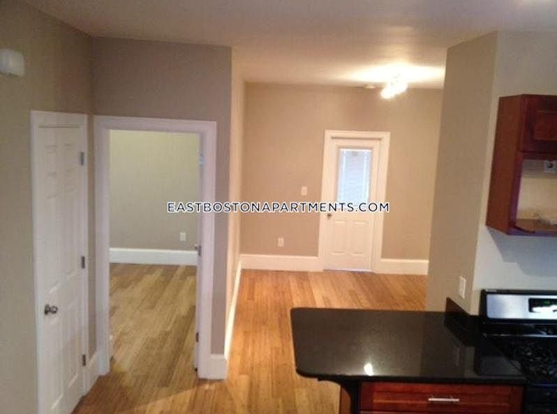 2nd image of 718 Saratoga St #2