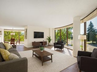 20 S Coachway Rd SW #221, Calgary, AB T3H1E6