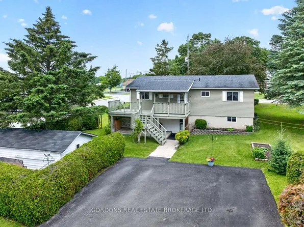 450 Charles St N, Gananoque, ON K7G 1V7