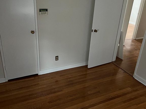 3rd image of 250 Lincoln Ave