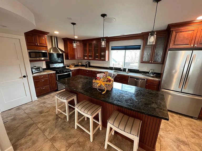 281 Spring St #2 — Photo 9