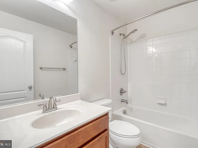22653 Vienna Green Ter — Photo 26