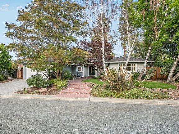 3rd image of 13442 Argonne Dr