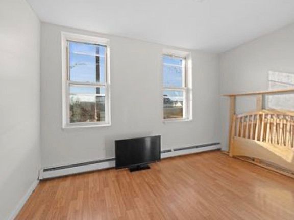 4th image of 365 Broadway APT 4