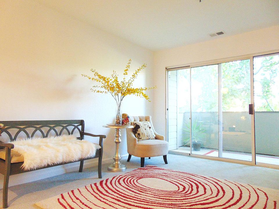 1st image of 300 Murchison Dr APT 211