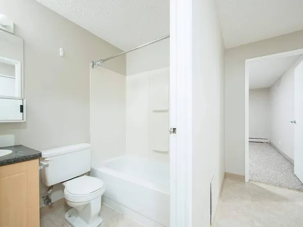 10616 156th St NW, Edmonton, AB T5P 2S1