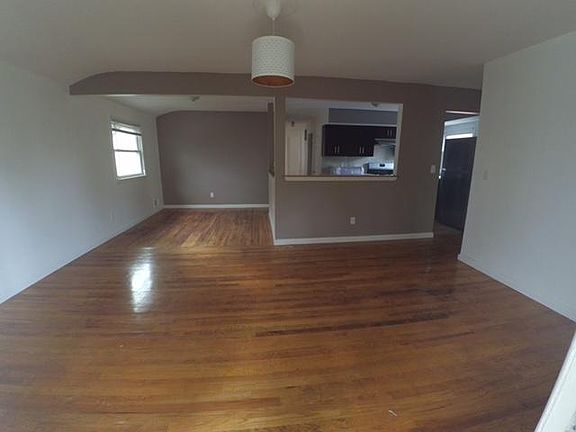 3rd image of 877 N Railroad Ave