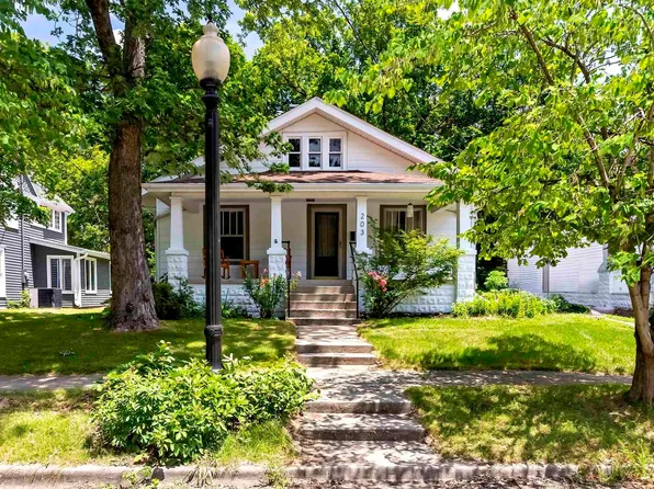 203 S Maple St, Carbondale, IL 62901