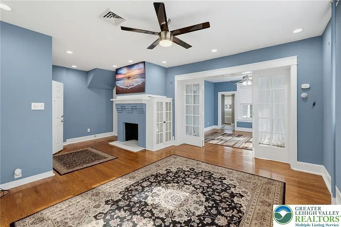1839 Richmond Ave — Photo 2