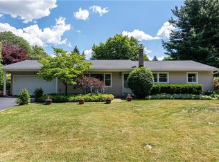 30 Matthew Dr, Fairport, NY 14450