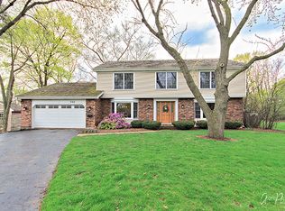 900 Burridge Ct, Libertyville, IL
