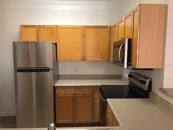 5th image of 8848 Villa View Cir Unit 203