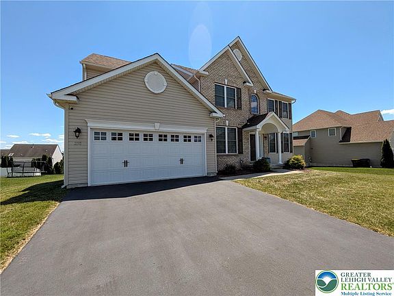 2nd image of 250 Danbury Dr
