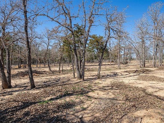 2nd image of 661 Hidden Oak Rd