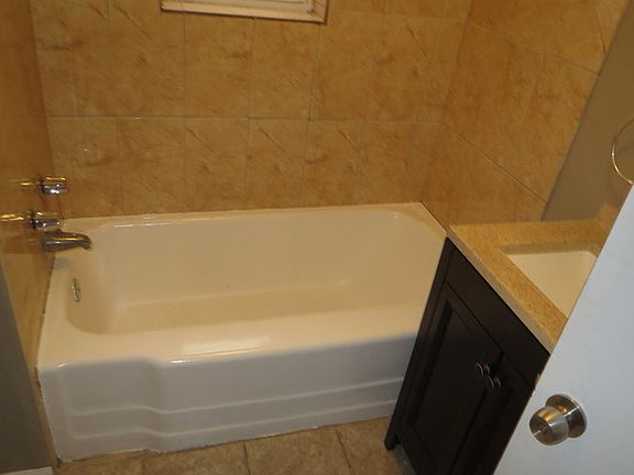 5th image of 3137 S 54th Ave