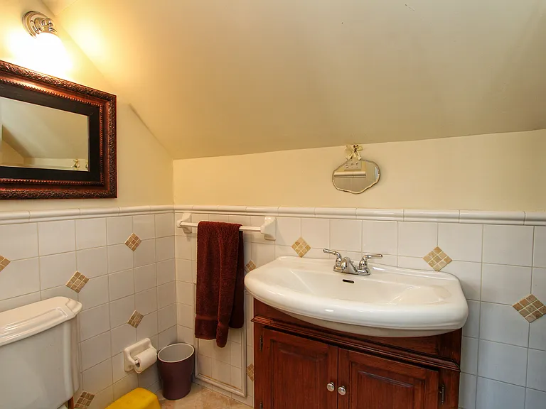 2 S Dudley Ave — Photo 17