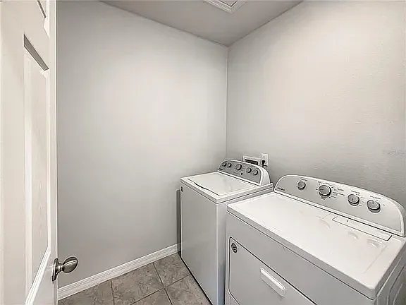 860 Teton St — Photo 4