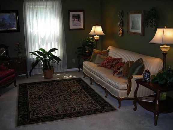 The living room is really beautiful!