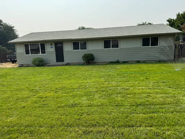 40 Larson Rd, Yakima, WA 98908