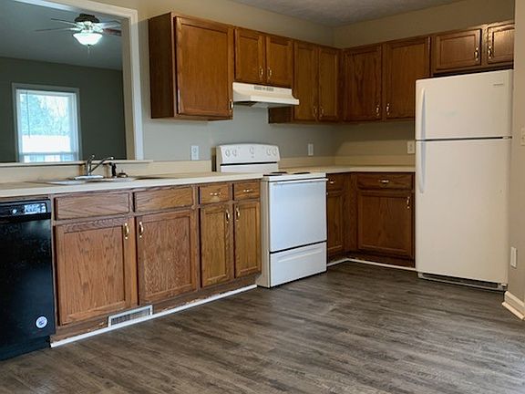 4th image of 1055 Merritt Lewis Ln