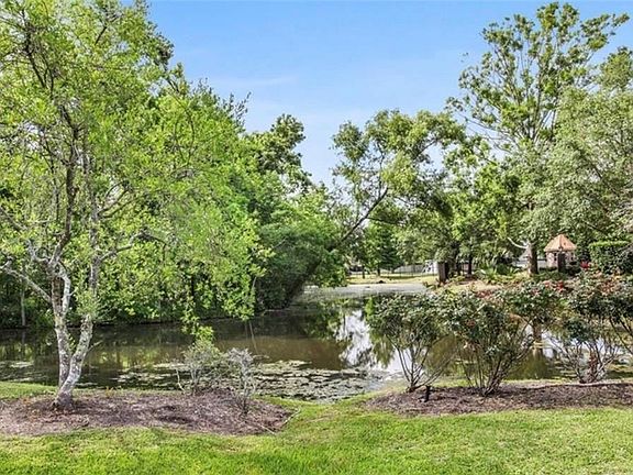 3rd image of 51 Arbor Cir