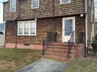 61 Van Horn St, Chicopee, MA 01013