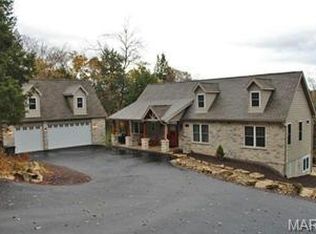 25 Hillside Dr, Pacific, MO 63069