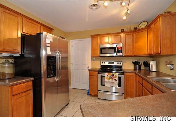 4th image of 1712 Parkview Dr