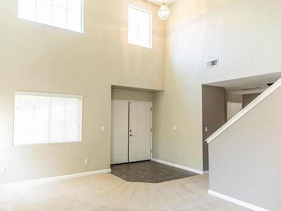3rd image of 2033 W Picadilly Ln