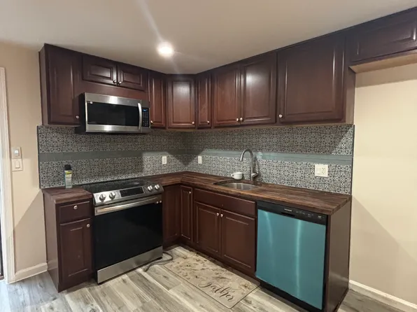 12920 Larkmeade Ln #A, Woodbridge, VA 22193