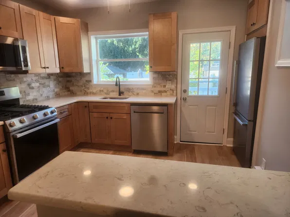 614 Jamestown St, Philadelphia, PA 19128