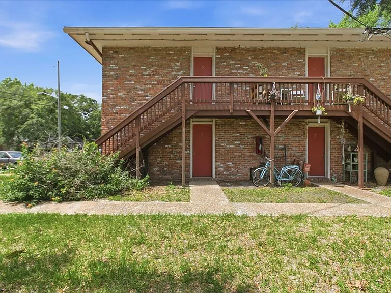 3307 Mayflower Street — Photo 10