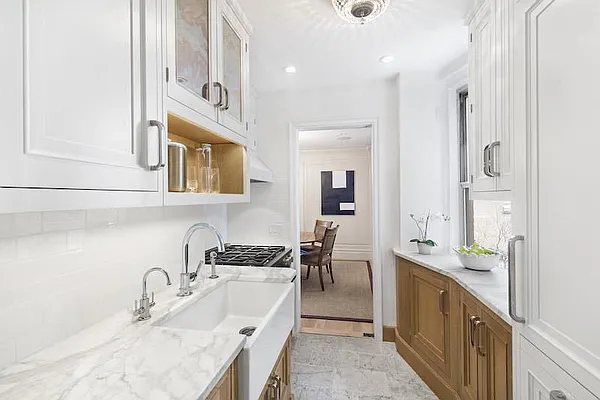 Sold by Triplemint | media 14