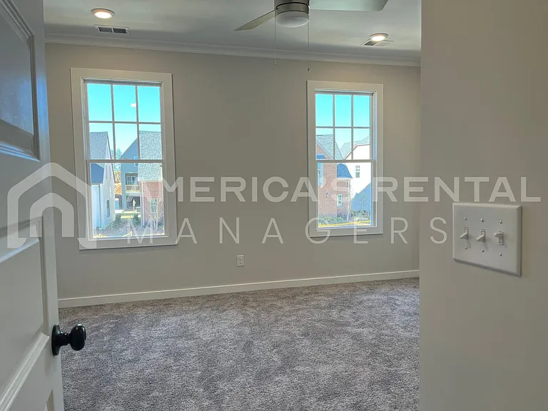 4826 Silas Ave — Photo 15