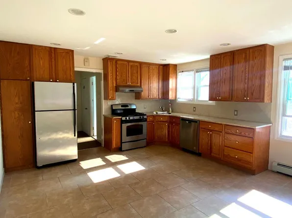 18 Temple St Floor 2, Williston Park, NY 11596