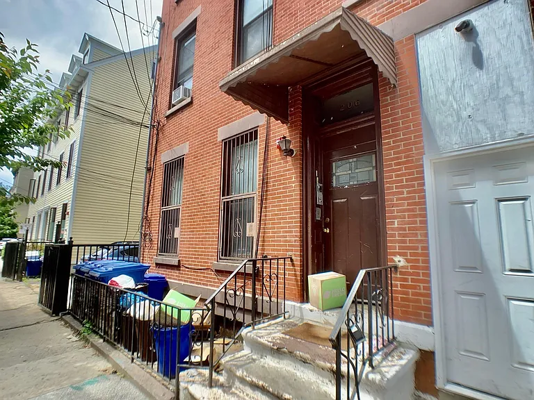 206 4th St #1F — Photo 11