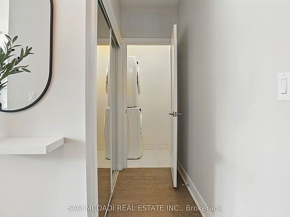 5th image of 1575 Lakeshore Rd W #415