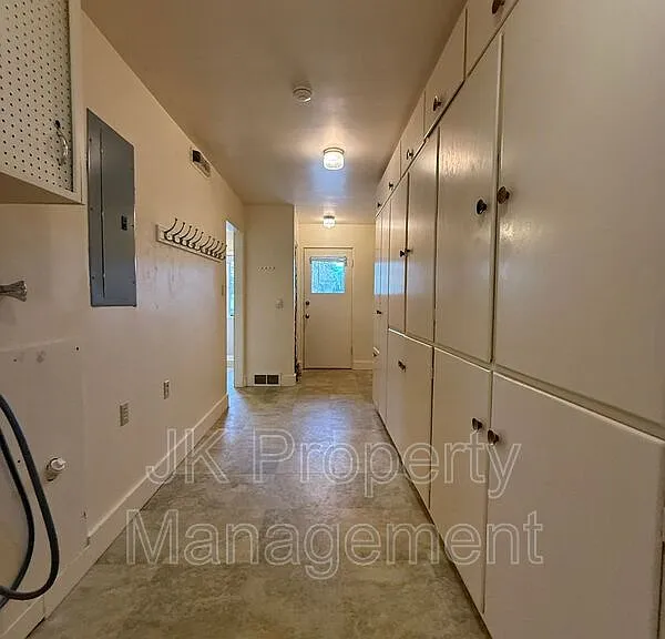 1726 Alder Dr — Photo 16
