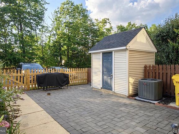 3rd image of 8725 Spring Brook Way