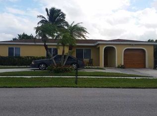 10820 Stacey Ln, Boca Raton, FL 33428