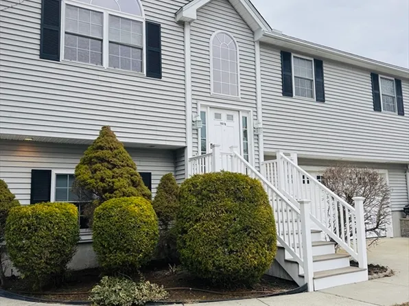 1015 Forbes St, New Bedford, MA 02745