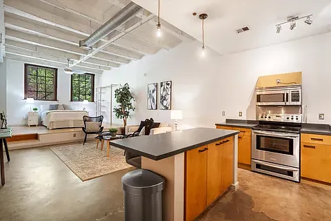 300 Tijeras Ave NE #206