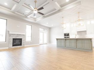 10305 SW 56th St, Mustang, OK 73064
