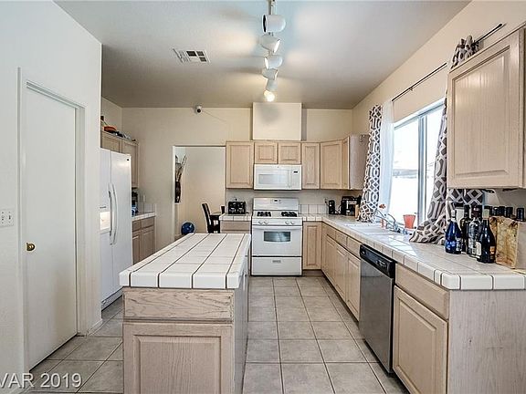 3rd image of 1580 Mesa Blanca Way