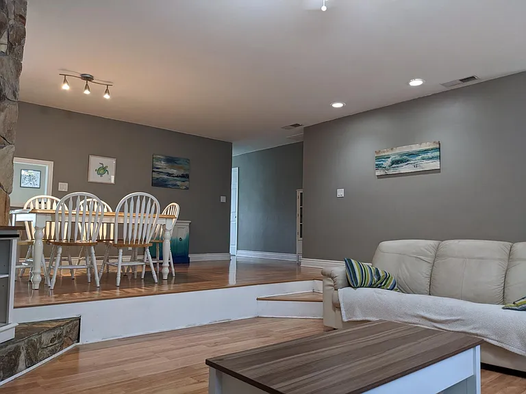 1074 Citrus Ave NE — Photo 23