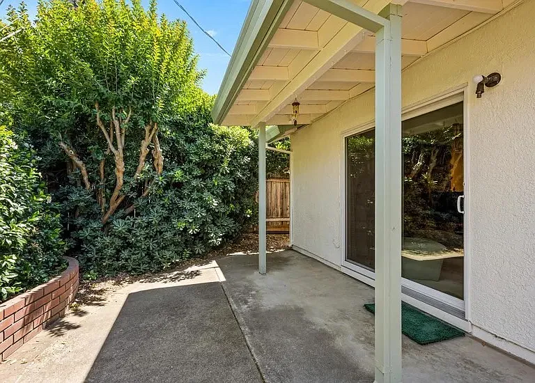 4234 Burrell Way — Photo 35